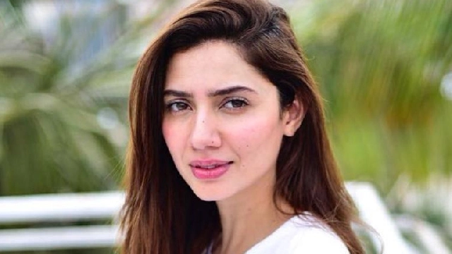 Mahira Khan’s latest photo shoot fuels pregnancy rumours