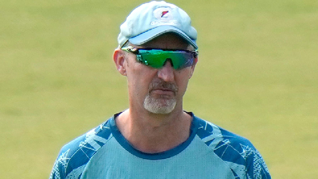 Gillespie replaces Kirsten as Pakistan coach