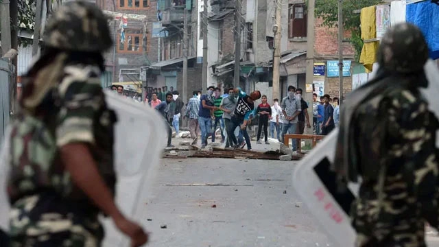 Outsider recruitment sparks students outrage in IIOJK