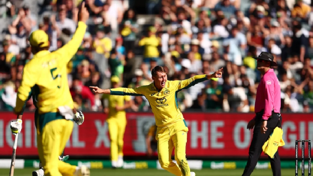 Australia down Pakistan in first ODI