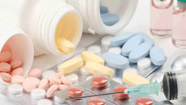 Do you know use of antibiotic drugs cause how many deaths in Pakistan?