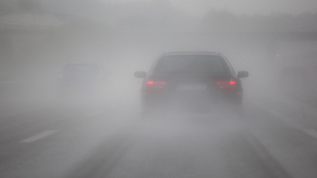 Early waring issued as dense fog may blanket Pakistan’s this major city tomorrow and Tuesday