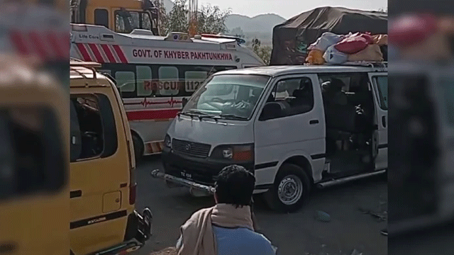 At least 25 martyred in gun attack on passenger vehicles in Kurram
