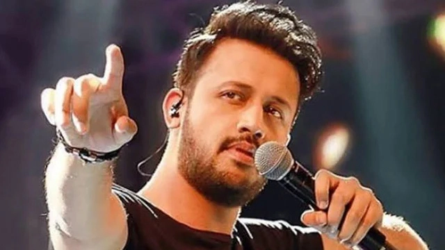 Watch: Atif Aslam cheers up crying fan