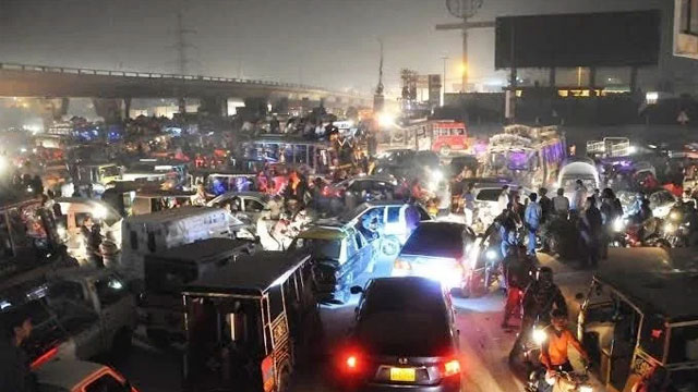 City of sit-ins: Karachi suffers worst traffic congestion amid protests