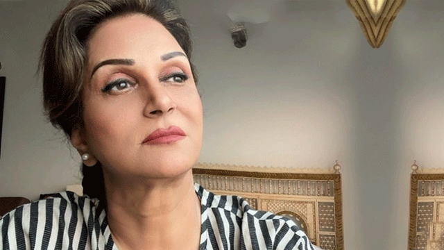 WATCH: Bushra Ansari slams dowry, shares painful experiences of sons-in-law