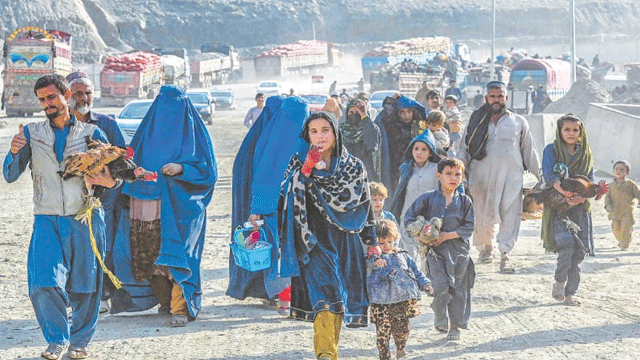Govt orders Afghan citizen card holders to leave Pakistan by March 31