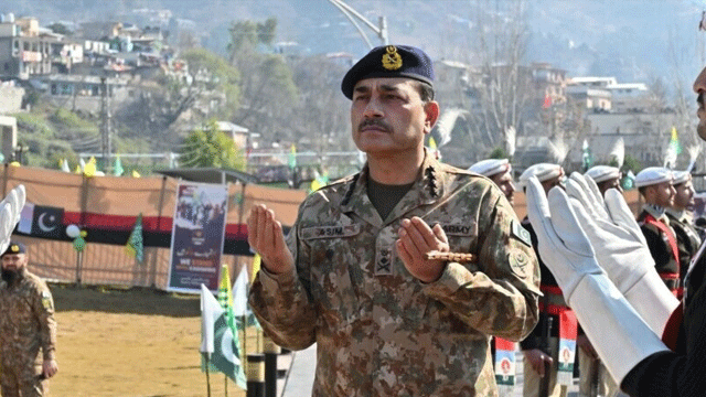Army Chief visits Martyrs’ Monument, pays homage to sacrifices of martyrs in Muzaffarabad
