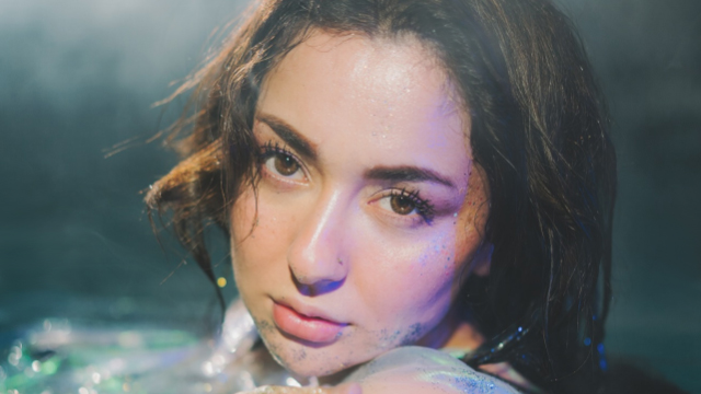 Hania Aamir under fire after recent photoshoot