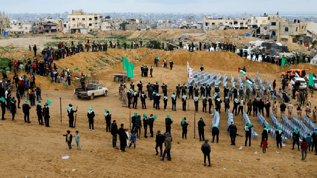 Six Israeli captives to be exchanged for 602 Palestinian today