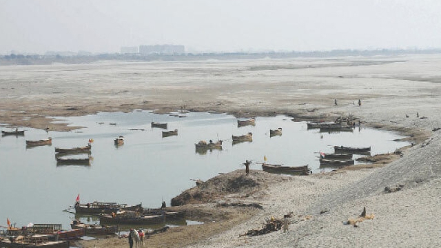 Two major Pakistan dams approaching dead levels