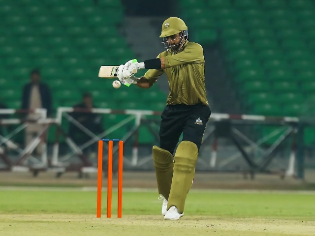 Shoaib Malik faces off with fan after National T20 cup match