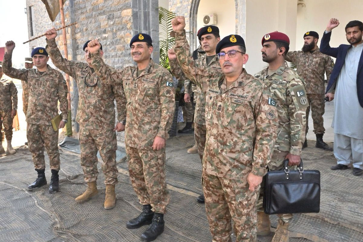 COAS spends Eid with jawans, officers in WANA and DI Khan