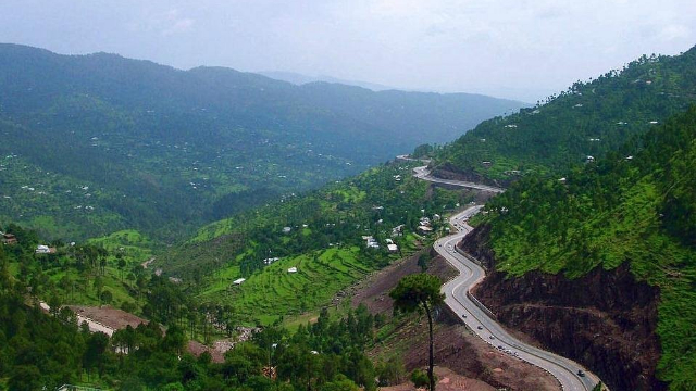 Murree Weather Update: Pleasant 22°C High with 16°C Night Ahead