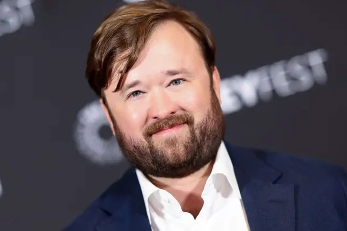 Who is Haley Joel Osment? Wife, Age & Net Worth