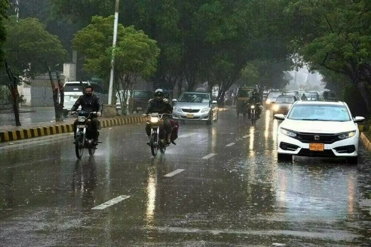 PMD Warns of Heavy Rains Across Country Until May 4