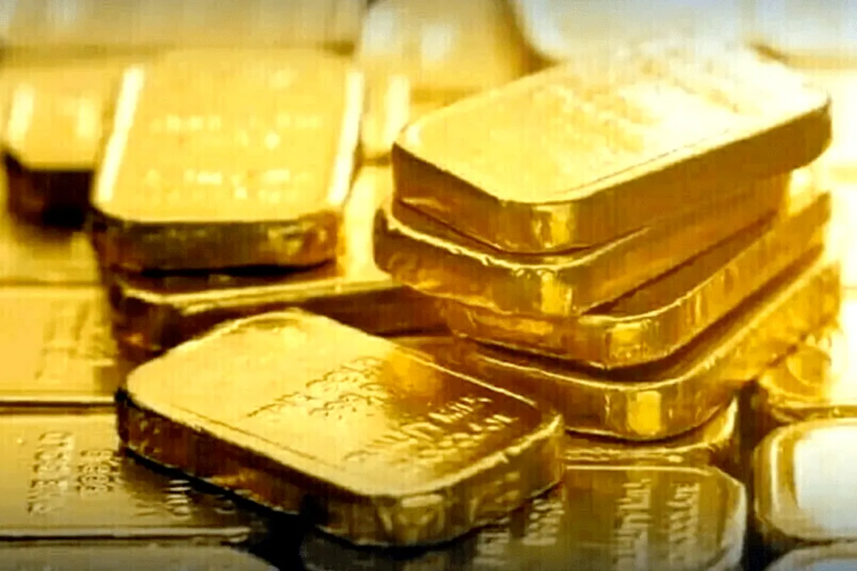 Gold Prices Drop After Hitting Record Highs in Pakistan