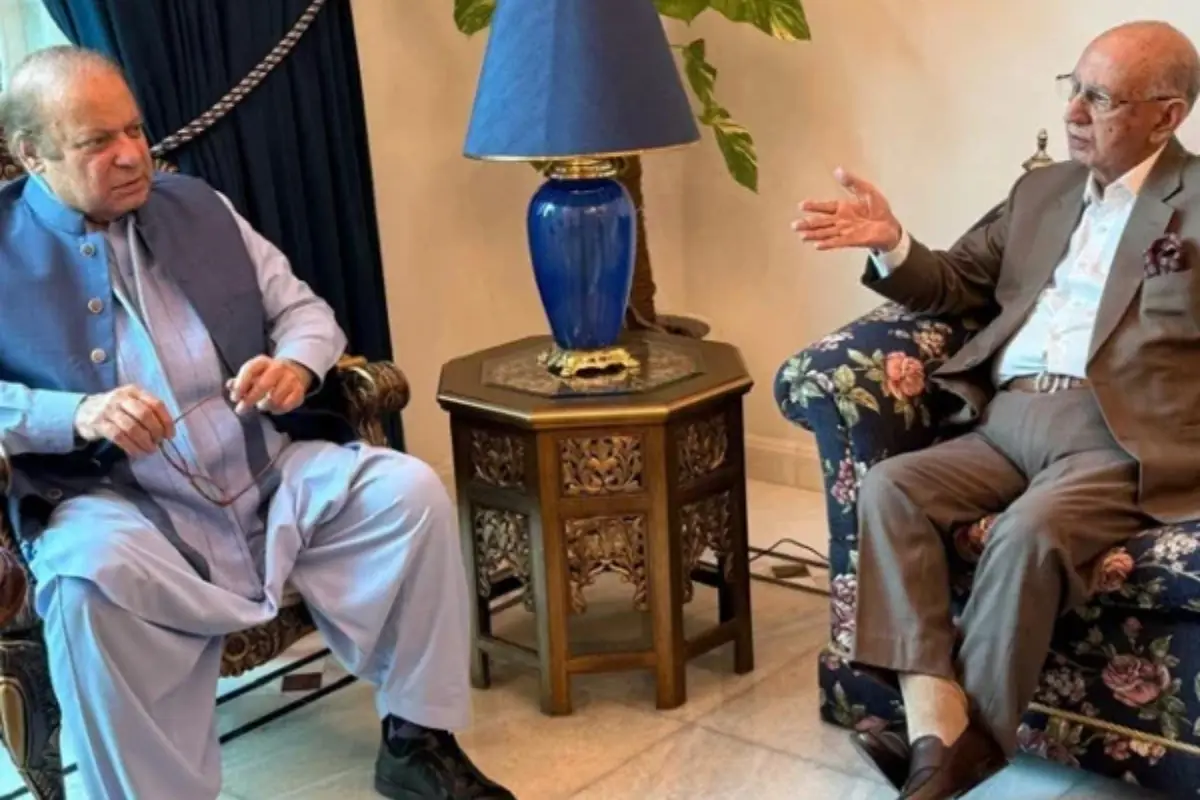 Former PM hails Armed Forces’ bravery