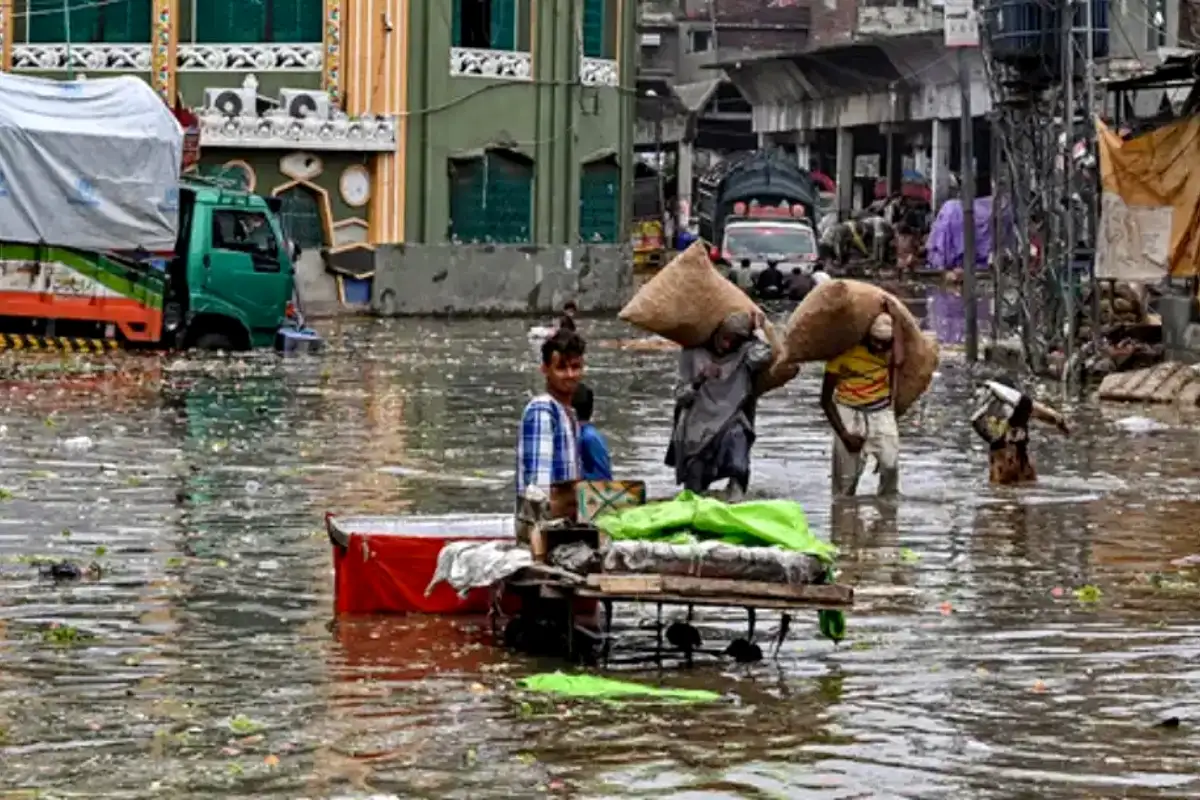 Larkana records heaviest May rainfall since 1991