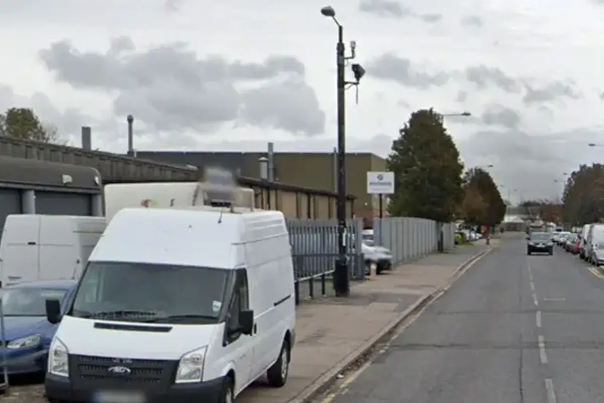 Police Hunt for Suspect After Five Stabbed at London Party