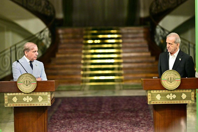 Pakistan Supports Iran’s Right to Pursue Civilian Nuclear Program: PM