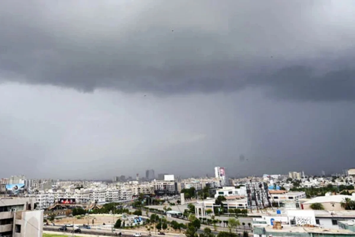 Karachi Weather Today: Hot & Dry with Slim Chance of Rain