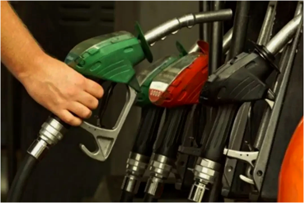 Cash Buyers Likely to Face Petrol Price Hike in Pakistan’s Budget 2025-26