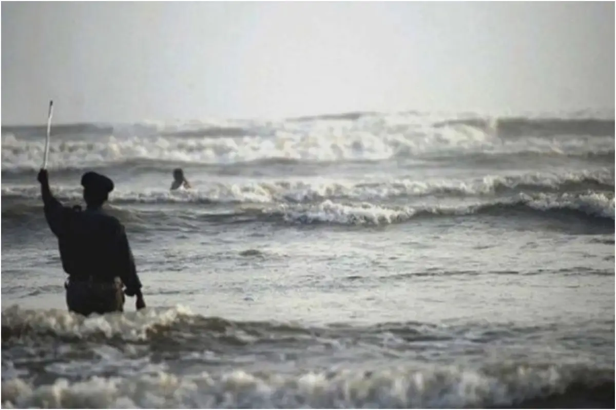 Karachi Beach Safety Questioned as Drowning Reported After Ban Lifted