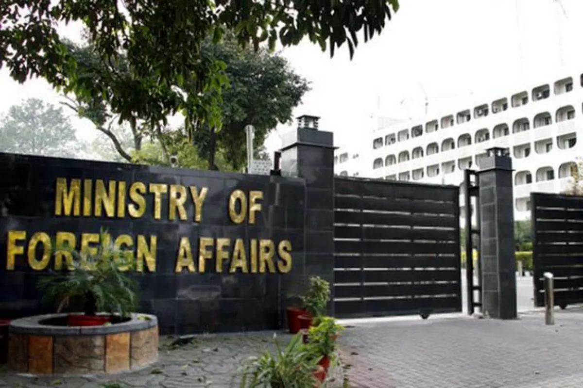 Pakistan Appeals for Restraint, Emphasizes Diplomacy for Solving Regional Tensions