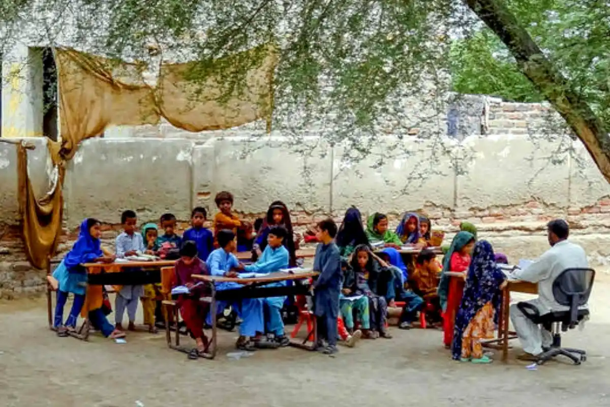 World Bank says 107 million Pakistanis are below poverty line