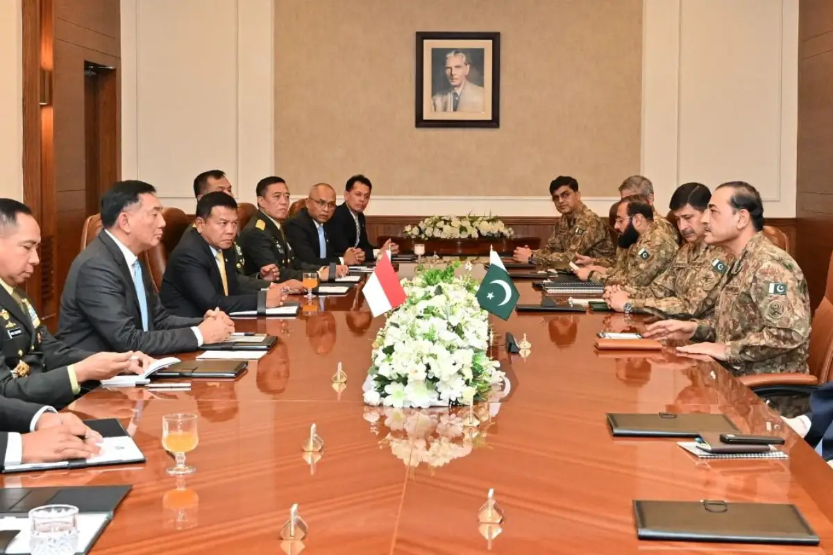 Indonesia, Pakistan Vow to Strengthen Military Ties