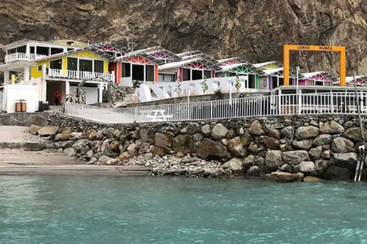 Pakistan Bans New Hotel Construction in Gilgit-Baltistan for Five Years to Protect Natural Beauty