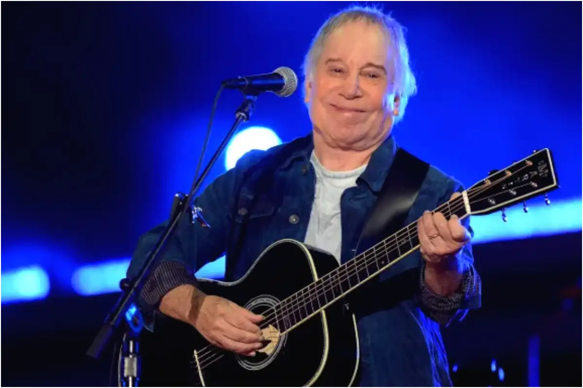 Paul Simon Recovering After Back Surgery, Tour Resumes Soon