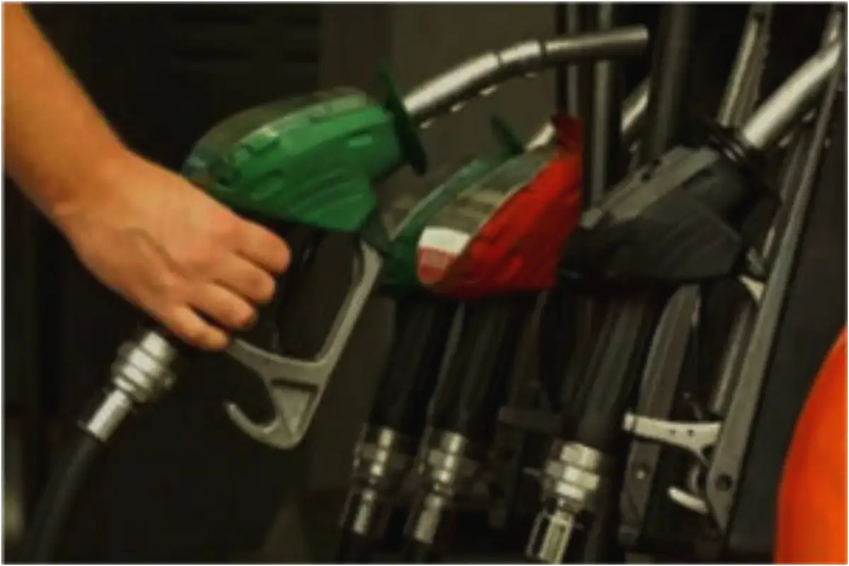 How Much Tax Do Pakistanis Pay on Petrol?