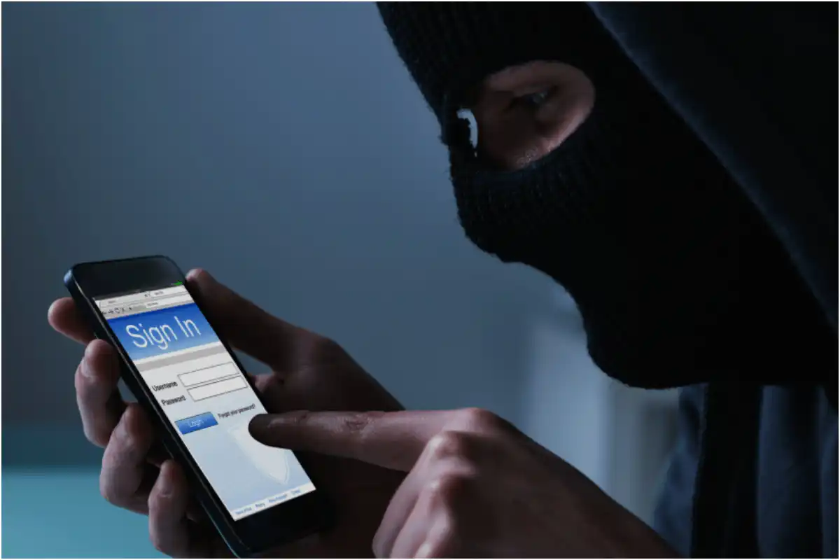 PTA Blocks 826,000 Stolen Phones, 55 Million Fake Devices