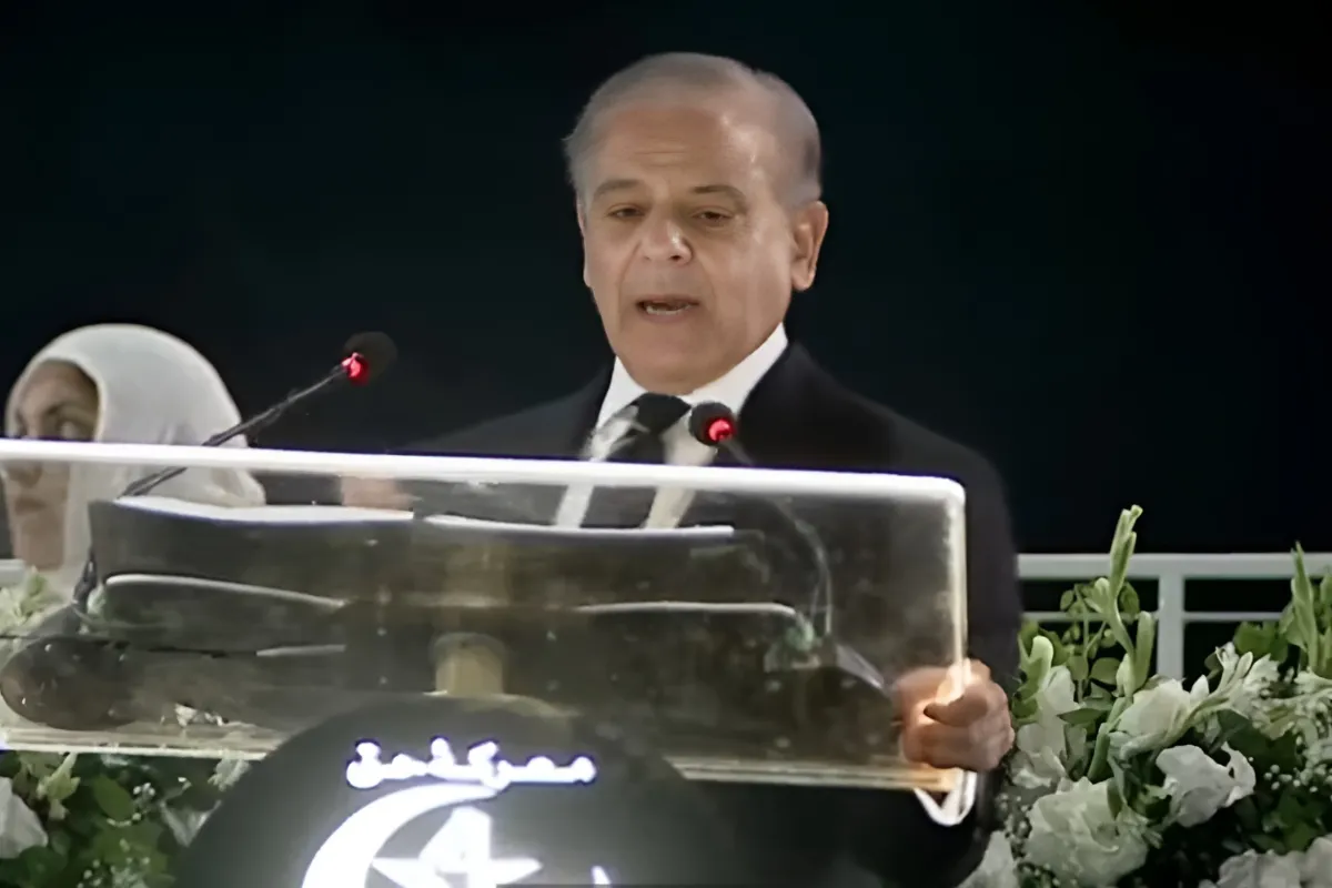 PM Honors Quaid-e-Azam, Martyrs on Independence Day