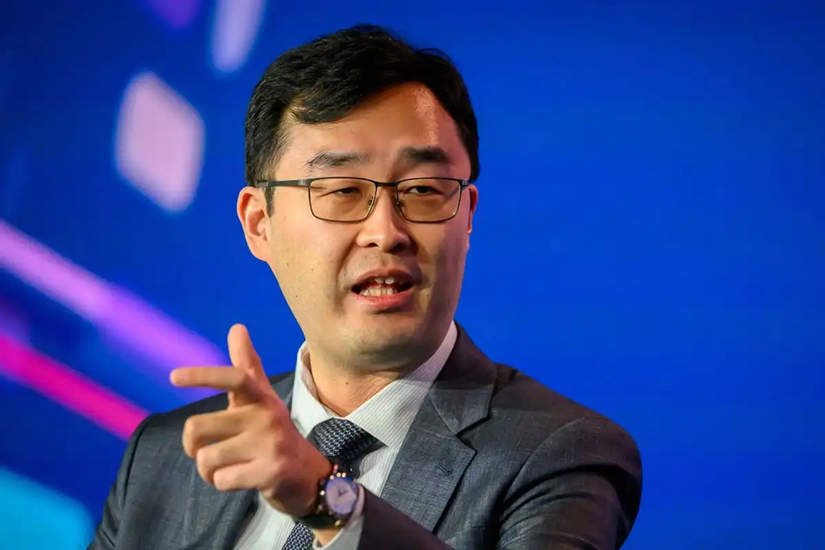 Who is Peng Zhao? Wife, Family, Biography, Net Worth & Wikipedia