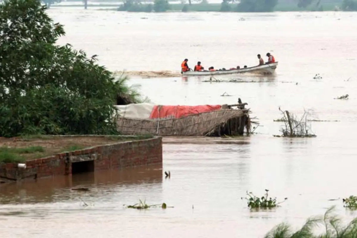 India Releases More Water into Sutlej River, Villages Submerged in Pakpattan, Thousands Evacuated