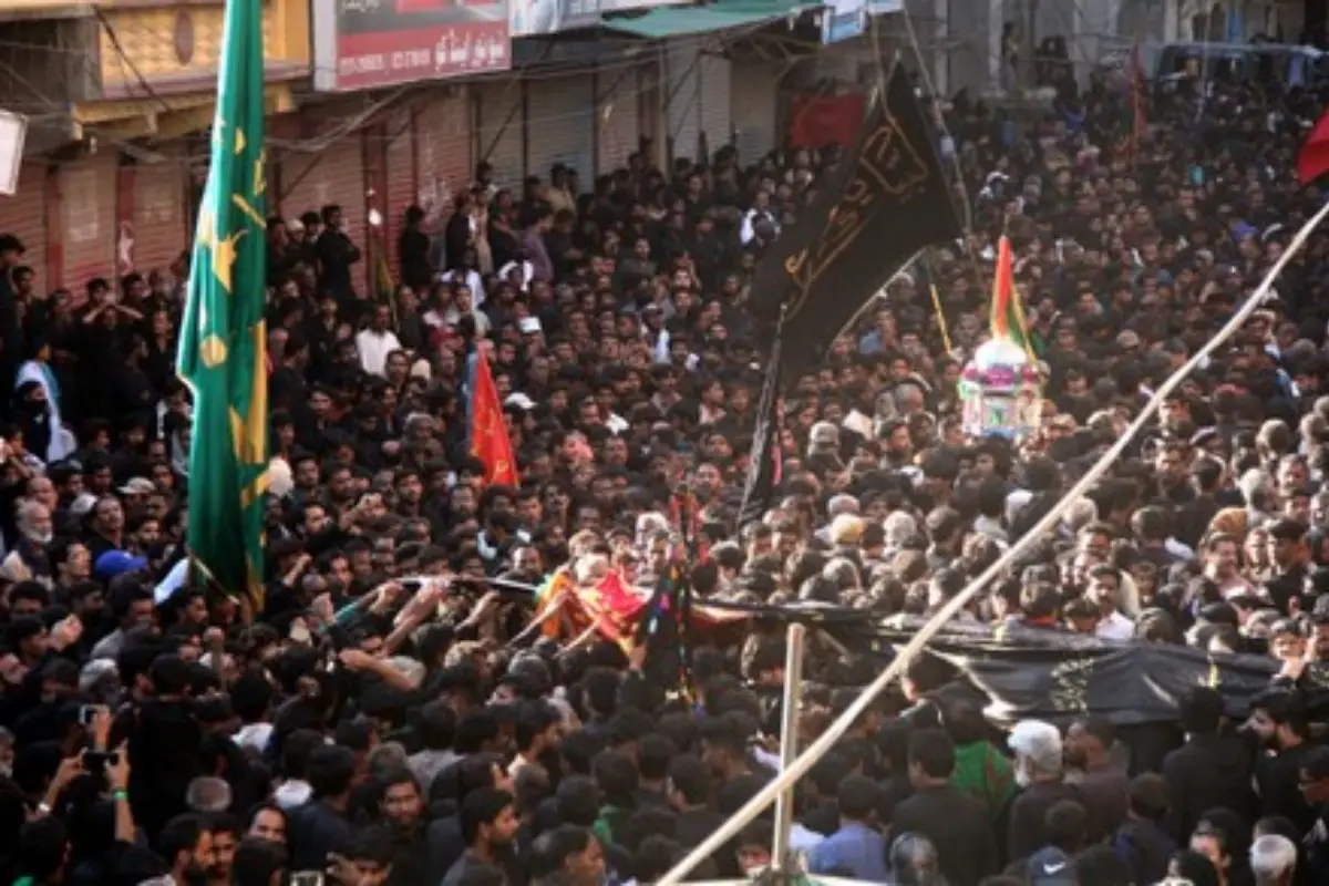 First Chup Tazia Procession Sets Out from Nishtar Park Amid Tight Security in Karachi