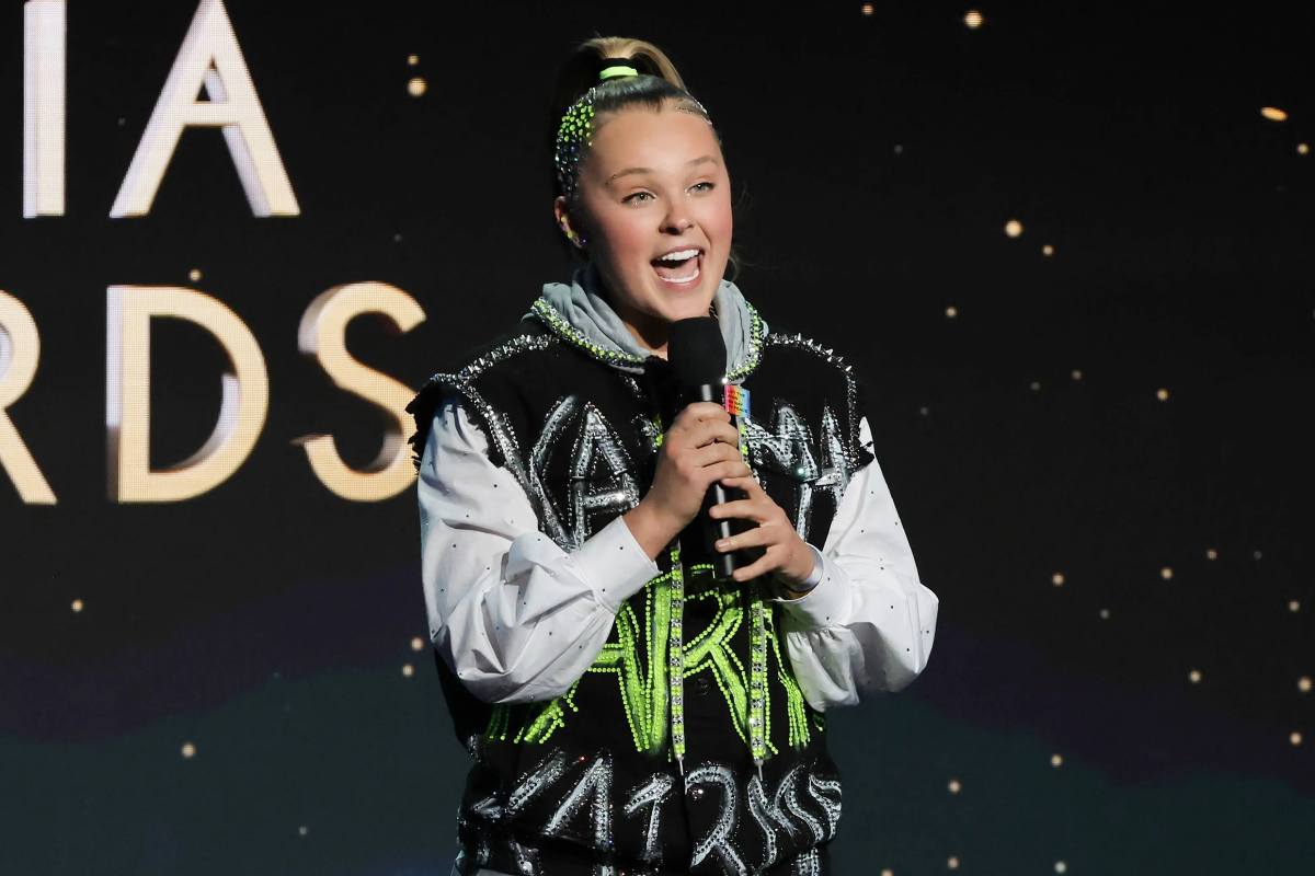 JoJo Siwa’s Fan
