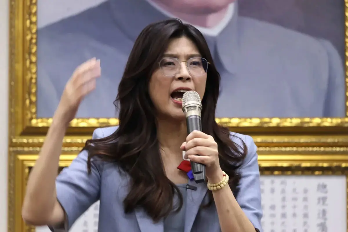 Who is Cheng Li-wun’s Husband Luo Wu-chang?