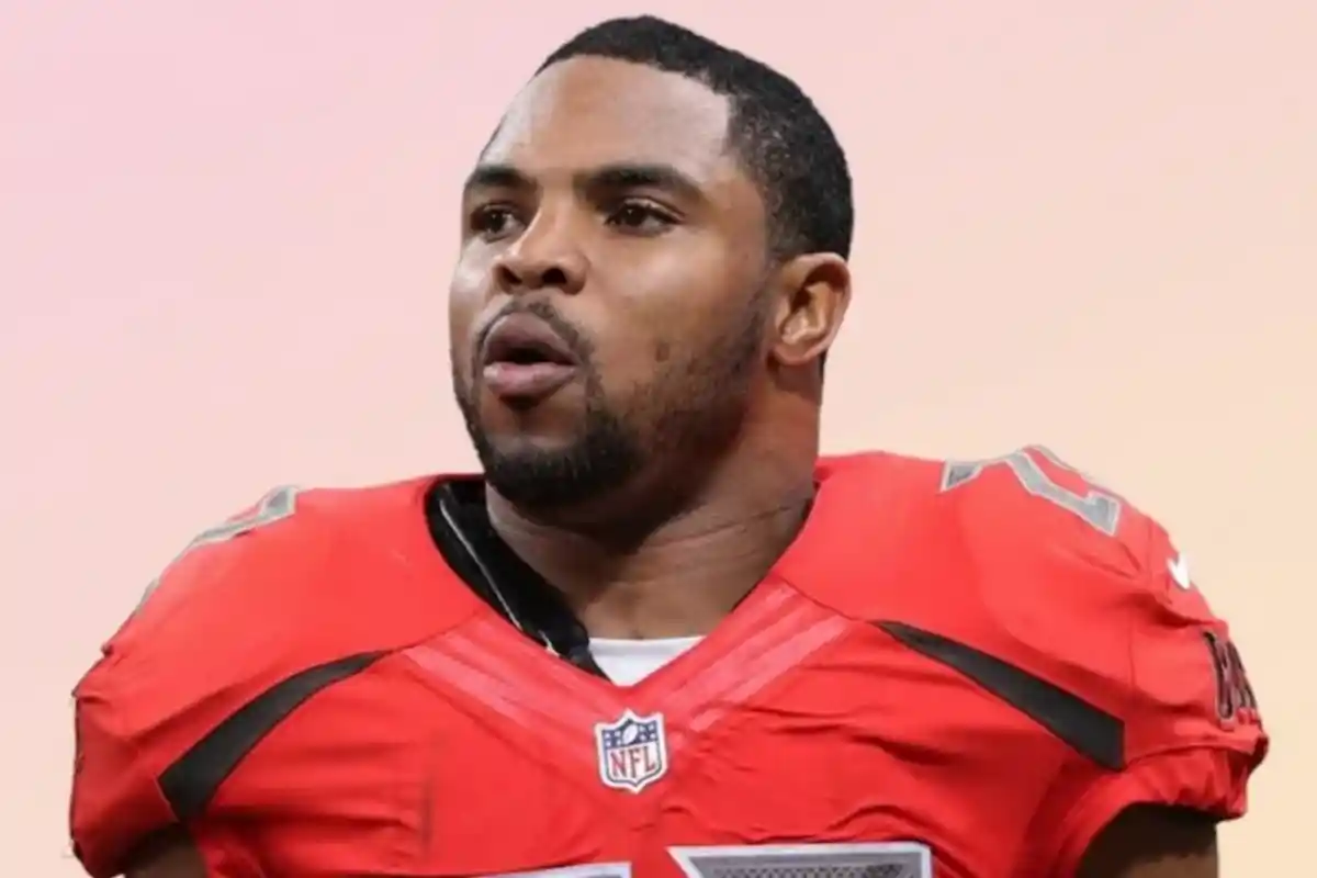 Who is Doug Martin's Wife