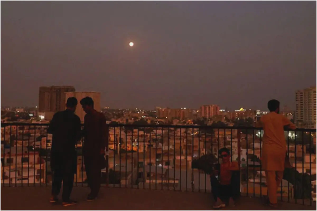 Karachi Weather to Remain Dry and Hot with Nighttime Temperature Drop