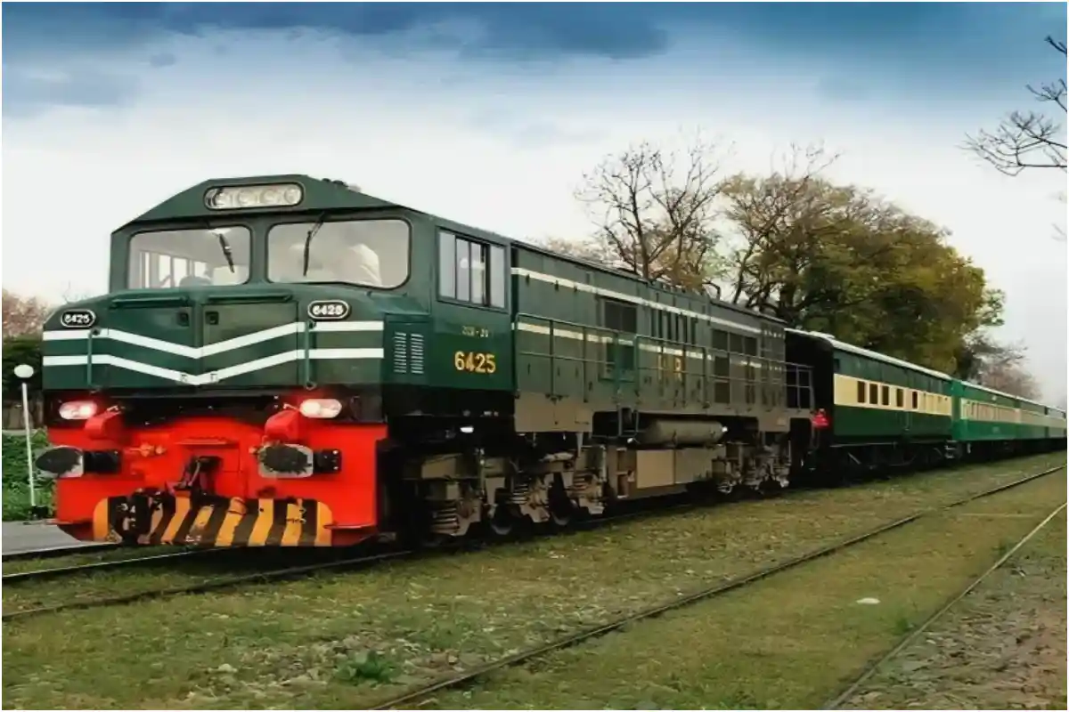 Train Services Between Lahore and Karachi Disrupted