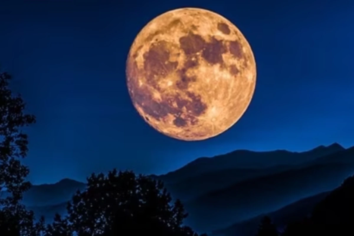 First of the three Supermoons to light up sky