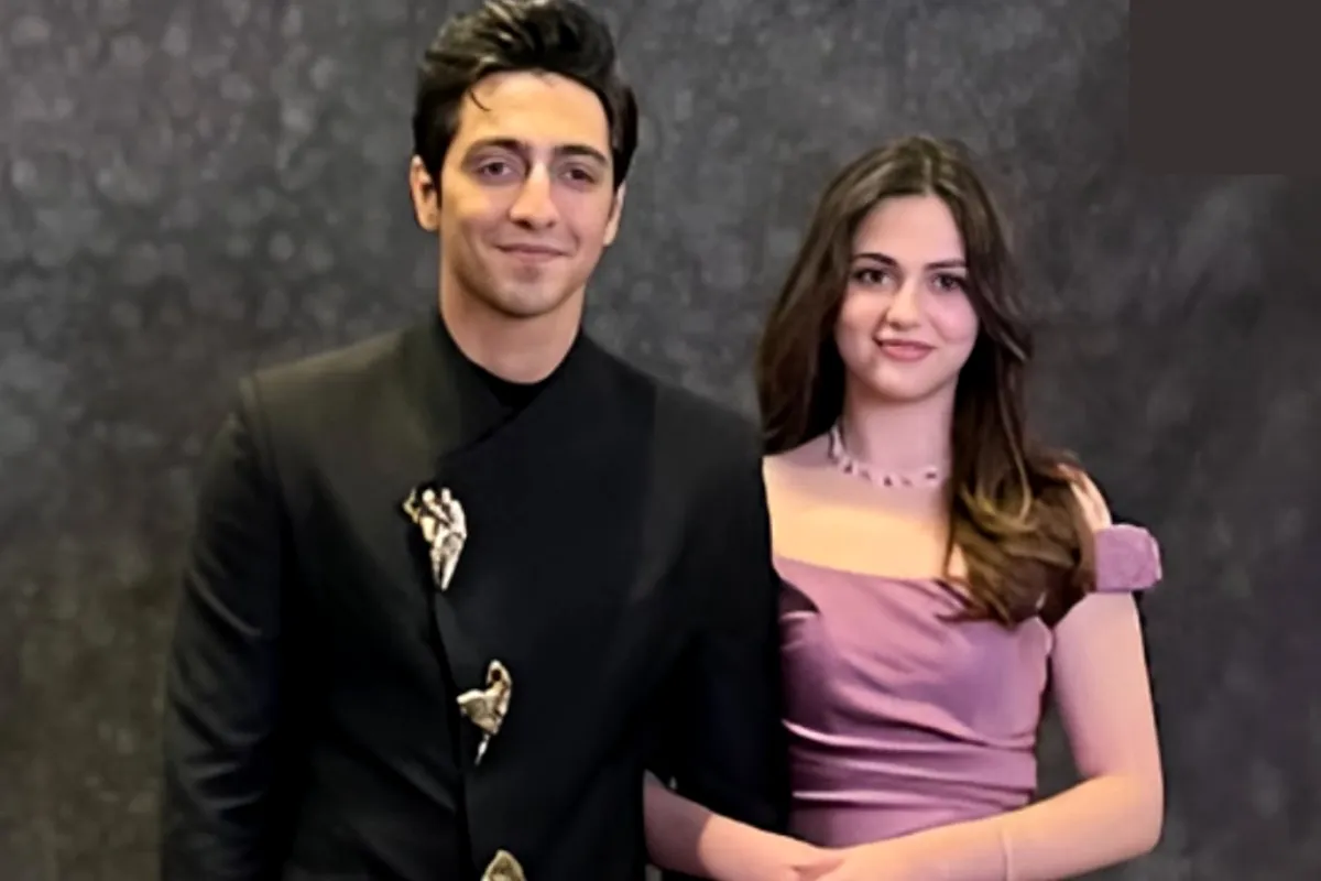 Aneet Padda gets emotional while thanking Ahaan Panday at Delhi Award Show