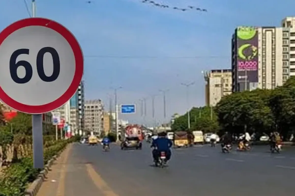 Karachi Traffic Police Introduces New Speed Limits on Shahrah-e-Faisal