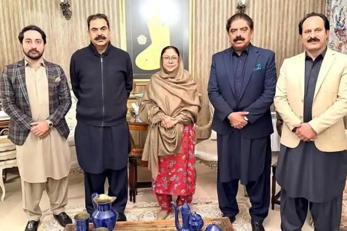 Big Blow to PTI as Key Leader Switches to PPP