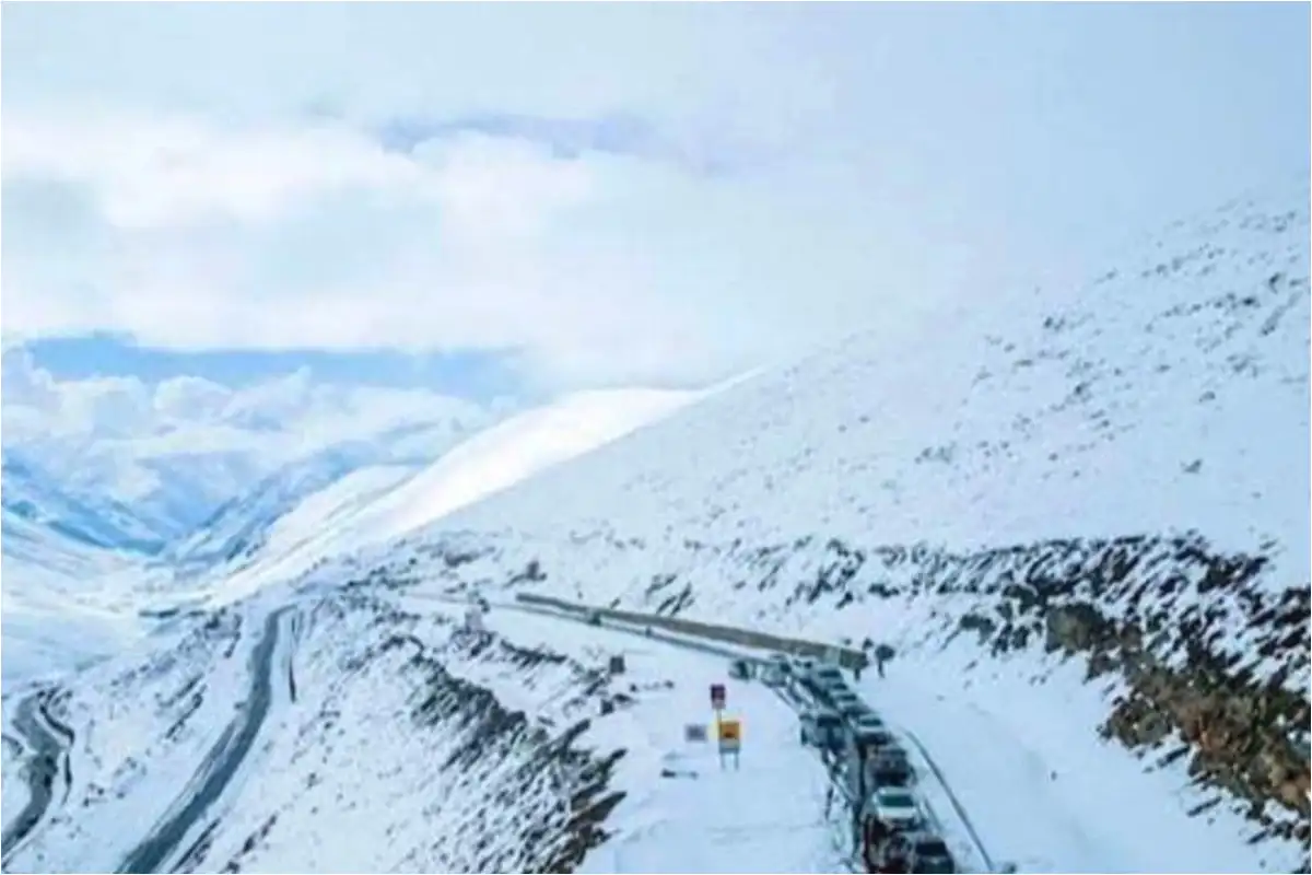 Babusar Naran Road Closed to All Traffic Due to Snow and Severe Cold
