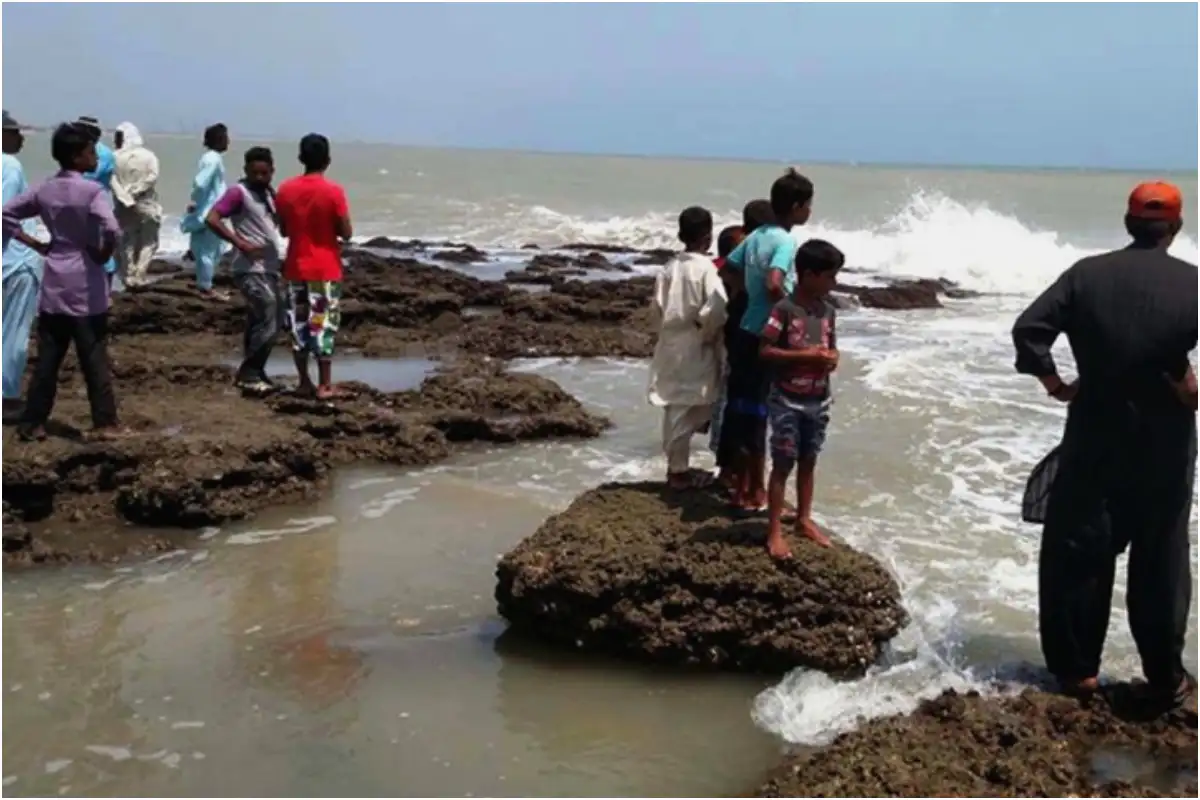 Five Dow University Students Drown at Manora Beach
